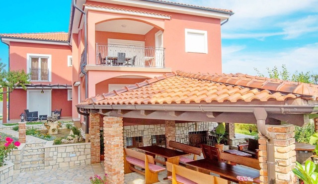 Apartments Danijel, (15702), Lopar, hr