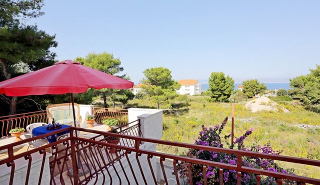 Apartments Dvornik (44361-A1) - Mirca - island Brac in Mirca - island Brac