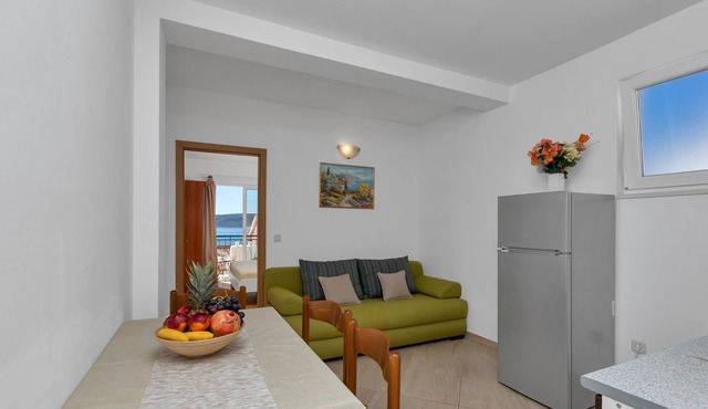 Apartments Ferdo - Sea view apartment for 4 people