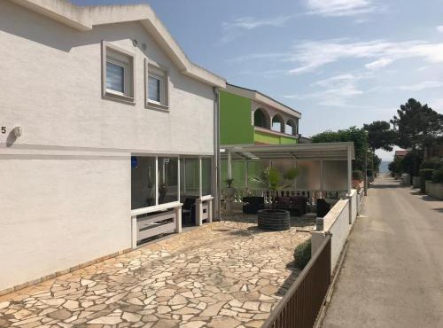 Apartments Geli in Vir