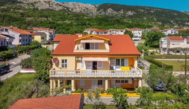 Apartments Jagoda in a Quiet Area in Baška