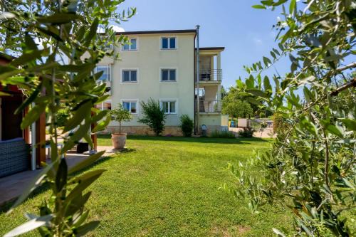 Apartments Jelena in Rošini