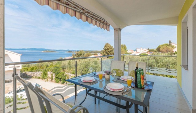 Apartments Lilly - Two Bedroom Apartment with Sea View and Terrace