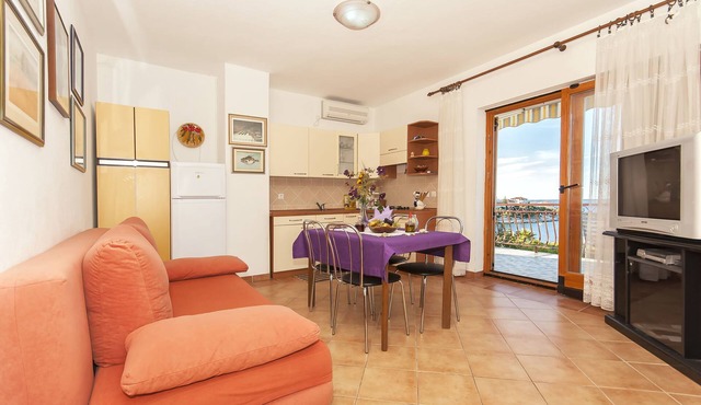 Apartments Luna Gordana (10051-A2) - Razanj