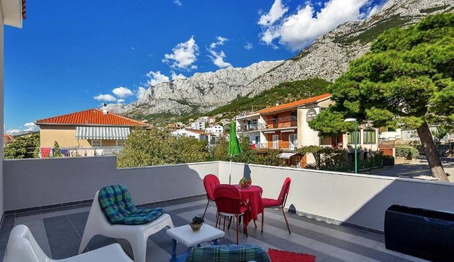 Apartments Maja (124331-A2) - Makarska