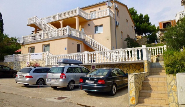 Apartments Mauro, (15222), Omišalj, hr