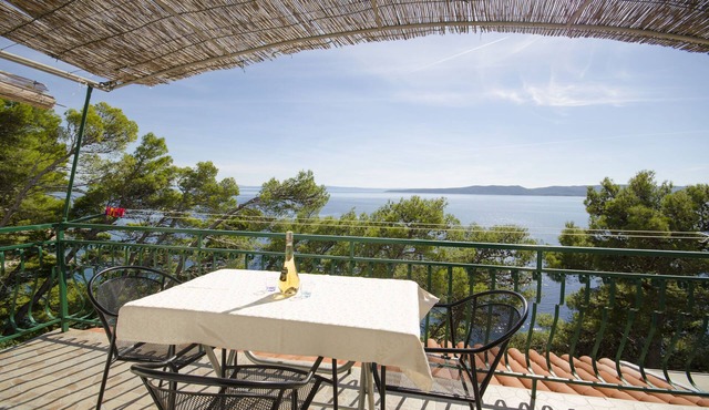 Apartments Mira Beachfront Bliss (29411-A1) - Brela