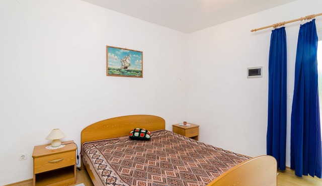 Apartments Rašica Molunat - Basic Studio in Molunat