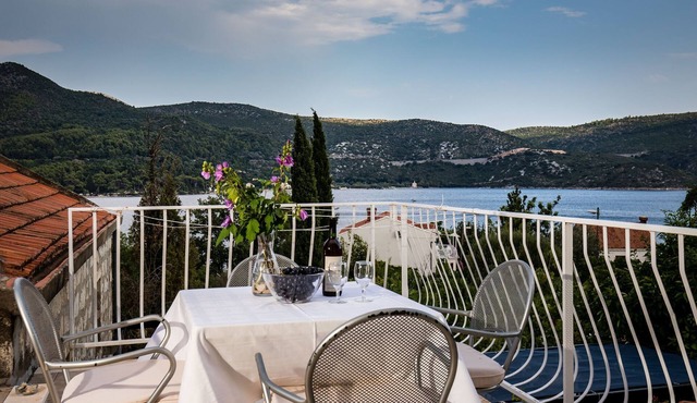 Apartments & Room Eva Slano - One Bedroom Apartment with Terrace and Sea View (Srednji)