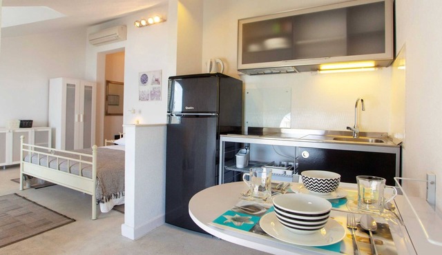 Apartments & Room Vesna - Studio Apartment with Terrace and Sea View
