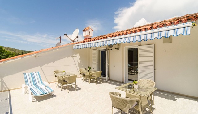 Apartments & Rooms Barišić - Double Room with Patio and Garden View