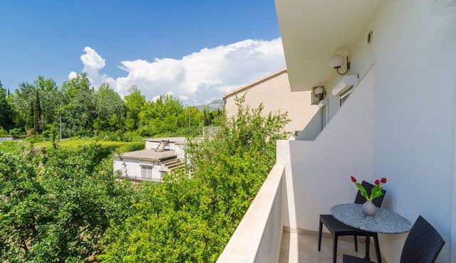 Apartments & Rooms Barišić - Double Room with Balcony and Garden View