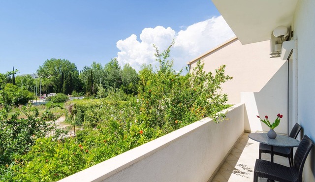 Apartments & Rooms Barišić - Studio Apartment with Balcony and Garden View (First Floor)-APT 9