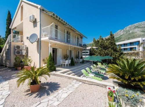 Apartments & Rooms Jokovic-Deluxe Studio Apartment with Terrace and Partial Sea View SOBA 6