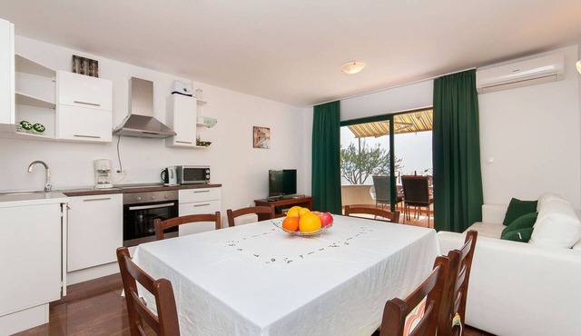 Apartments Sanja (13411-A1) - Okrug Gornji (Ciovo) in Okrug Gornji (Ciovo)