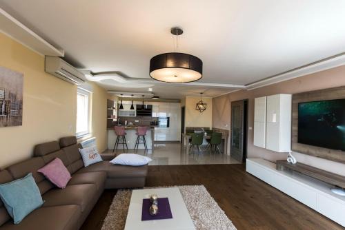 Apartments Sandra with free private parking in Rijeka