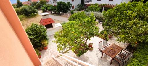 Apartments Senka in Viganj