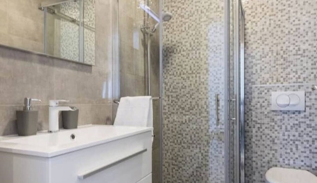 Apartments Siblings - Premium One Bedroom Apartment with Terrace and Garden View in Mokošica