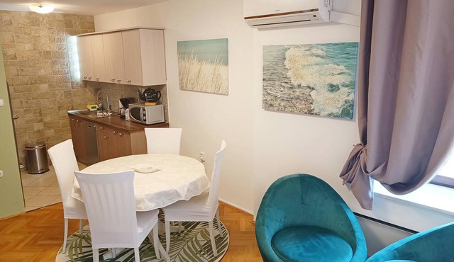 Apartments Slavica, (14202), Split, hr