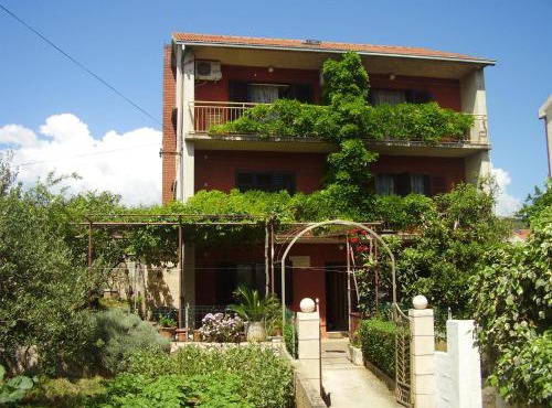 Apartments Srhoj in Stari Grad