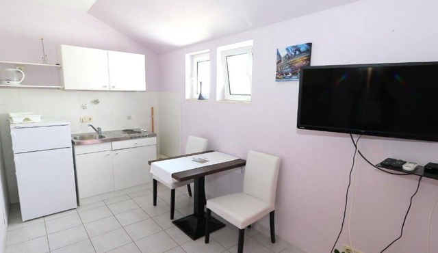 Apartments Trogrlić - Studio with Balcony and Sea View