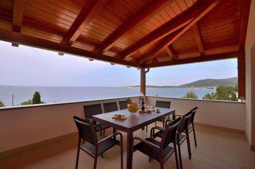 Apartments Villa Sofia in Martinšćica