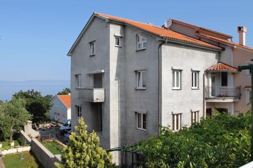 Apartments with parking space Njivice, Krk - 5458