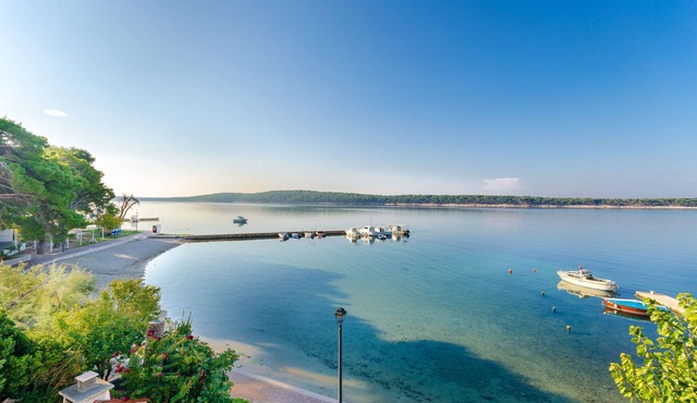 Apartments Zoran (84611-A3) - Banjol - island Rab