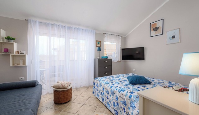 Ares 15 - Stylish studio apartment in quiet location near beach 70 m and town