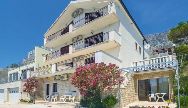 Awesome apartment in Lokva Rogoznica with WiFi