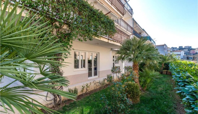 Awesome apartment in Podstrana w/ WiFi and 3 Bedrooms in Podstrana
