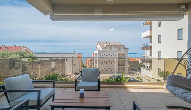 Awesome apartment in Tucepi with WiFi
