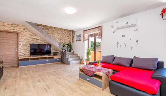 Awesome Apartment In Viskovo With Wifi in Viskovo