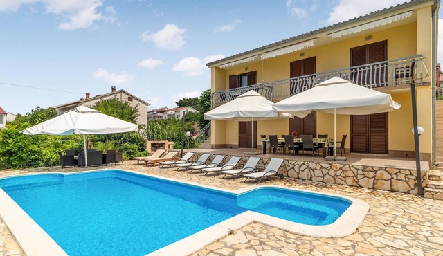 Awesome home in Banjol