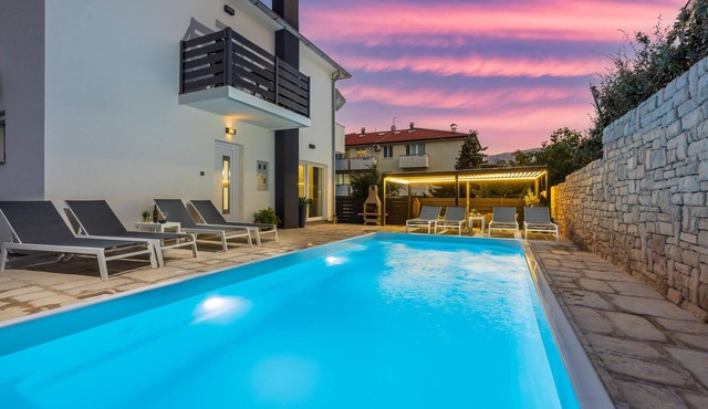 Awesome home in Baska