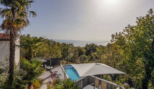 Awesome home in Bregi