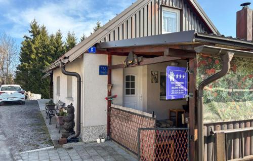 Awesome Home In Crni Lug With Wifi