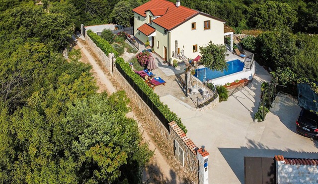 Awesome home in Dobrinj