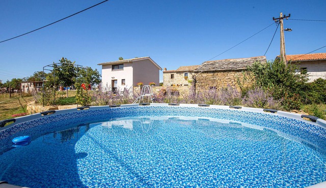 Awesome home in Gracisce in Gracisce