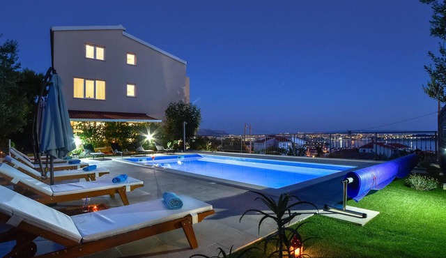 Awesome home in Kastel Sucurac in Kastel Sucurac