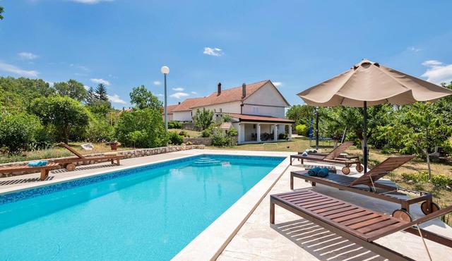 Awesome home in Vinjani Gornji