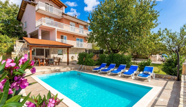 Awesome home in Imotski