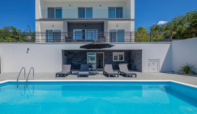 Awesome home in Imotski