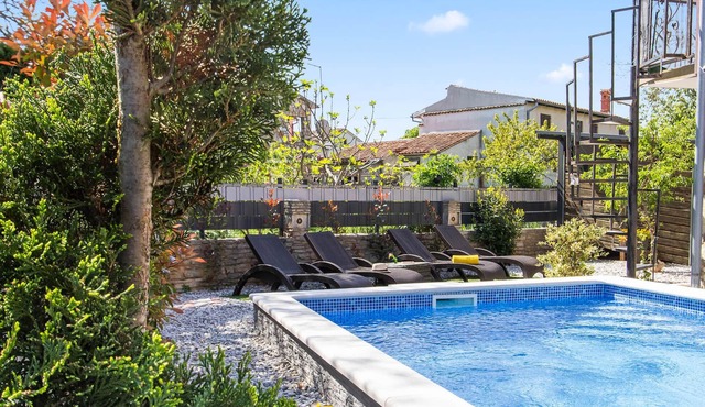 Awesome home in Jursici in Jursici
