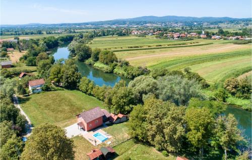 Awesome Home In Mirkopolje in Trg