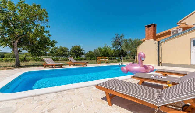 Awesome home in Polaca