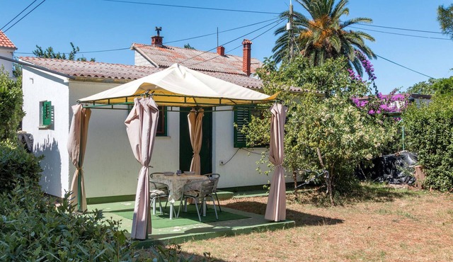 Awesome home in Premantura with WiFi