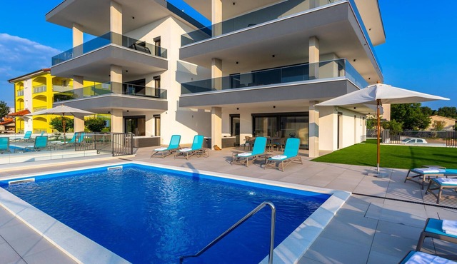 Beach front apartment in Malinska in Malinska