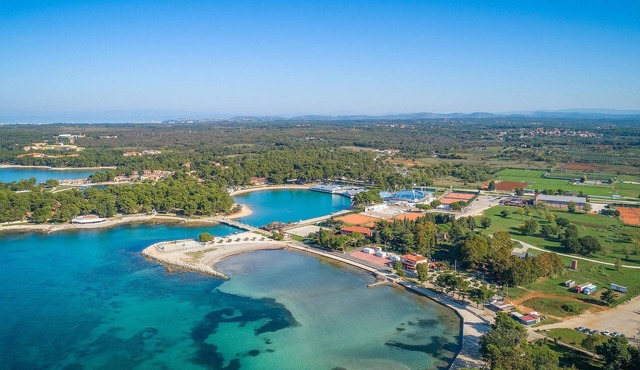 Beach front home in Basanija