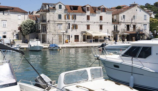 Beautiful apartment for 2 people with WIFI, A/C and TV in Trogir